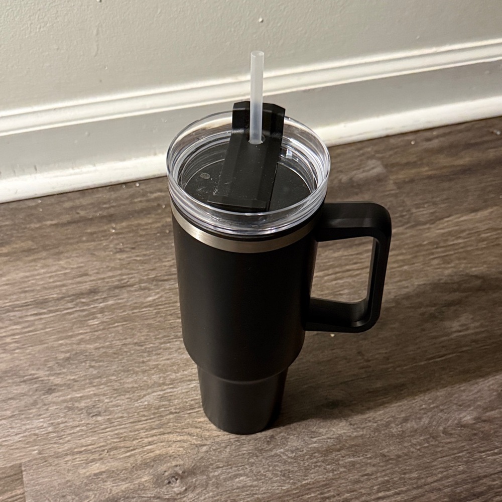 Black Tumbler with Handle and Straw